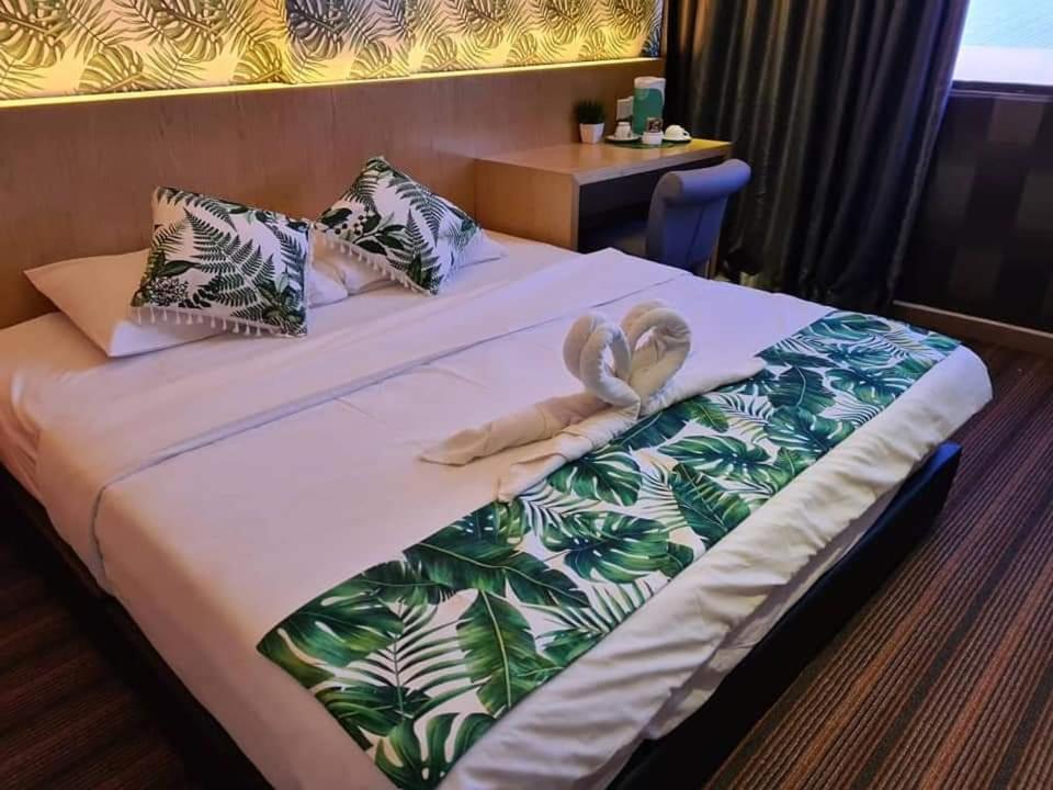 Grandeur Hotel And Spa Malacca Exterior foto
